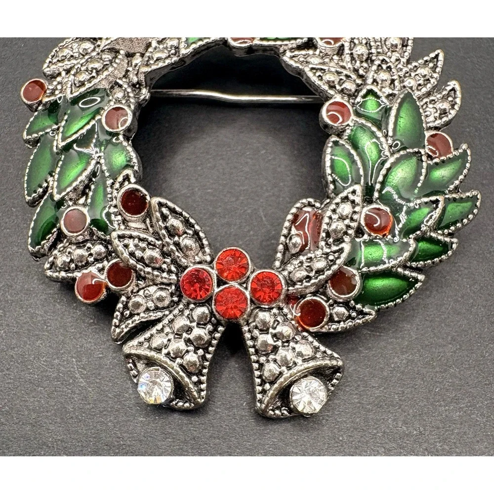 Vintage Kenneth Cole KC Christmas Wreath Brooch Green Enamel Red Rhinestone